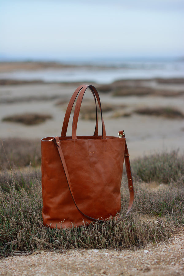 ROUND BUCKET BAG cognac